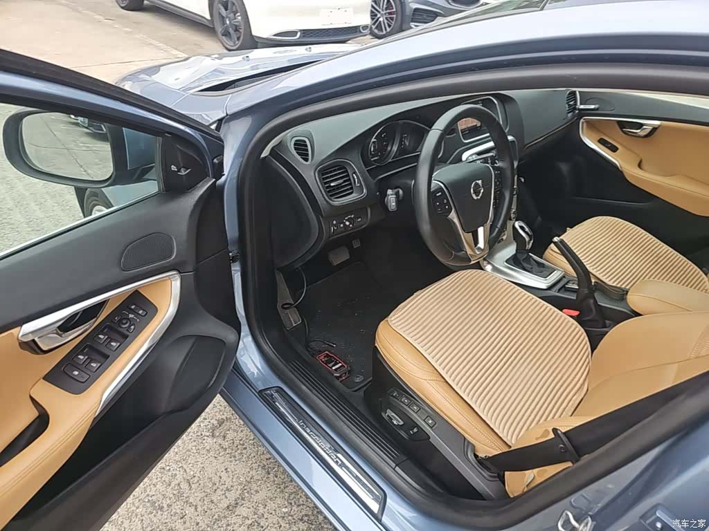 Volvo V40, 2018 16