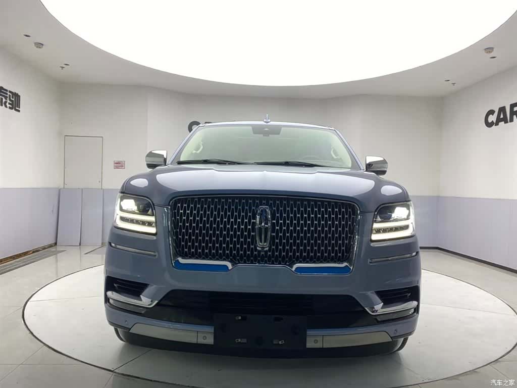 Lincoln Navigator, 2021 3