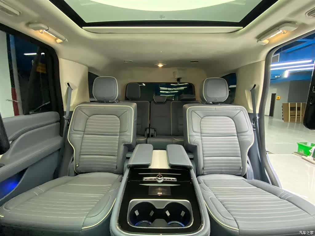 Lincoln Navigator, 2021 24