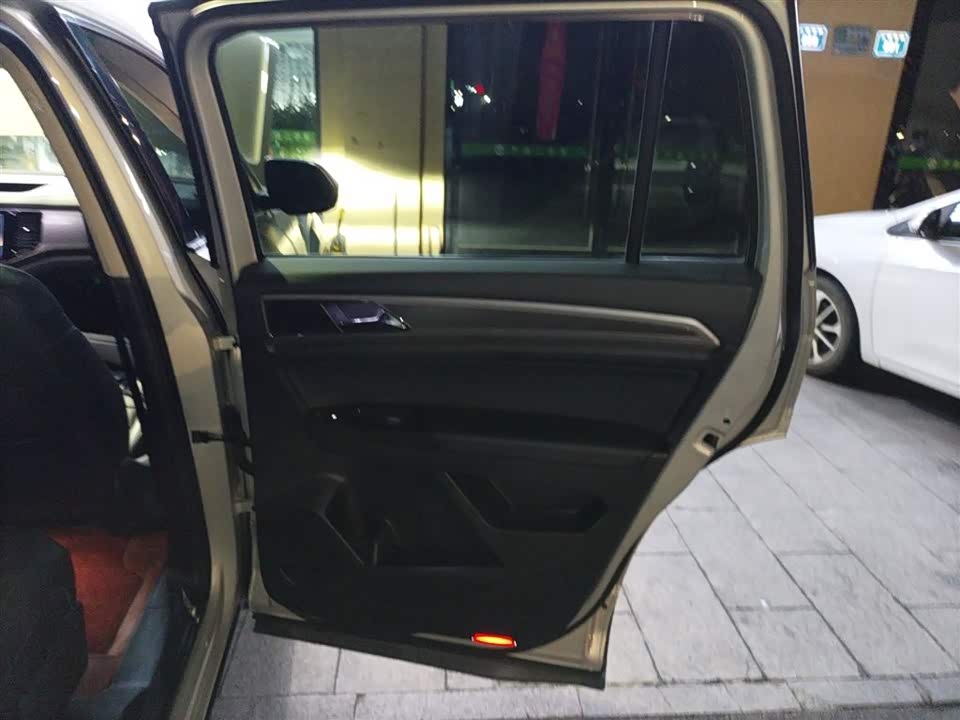 Volkswagen Tourang Volkswagen Tourang