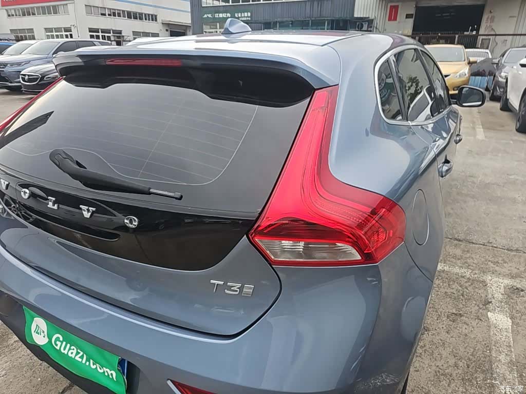 Volvo V40, 2018 8