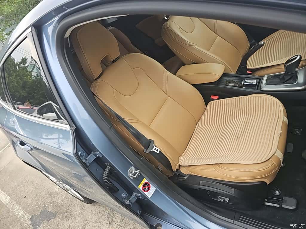 Volvo V40, 2018 25