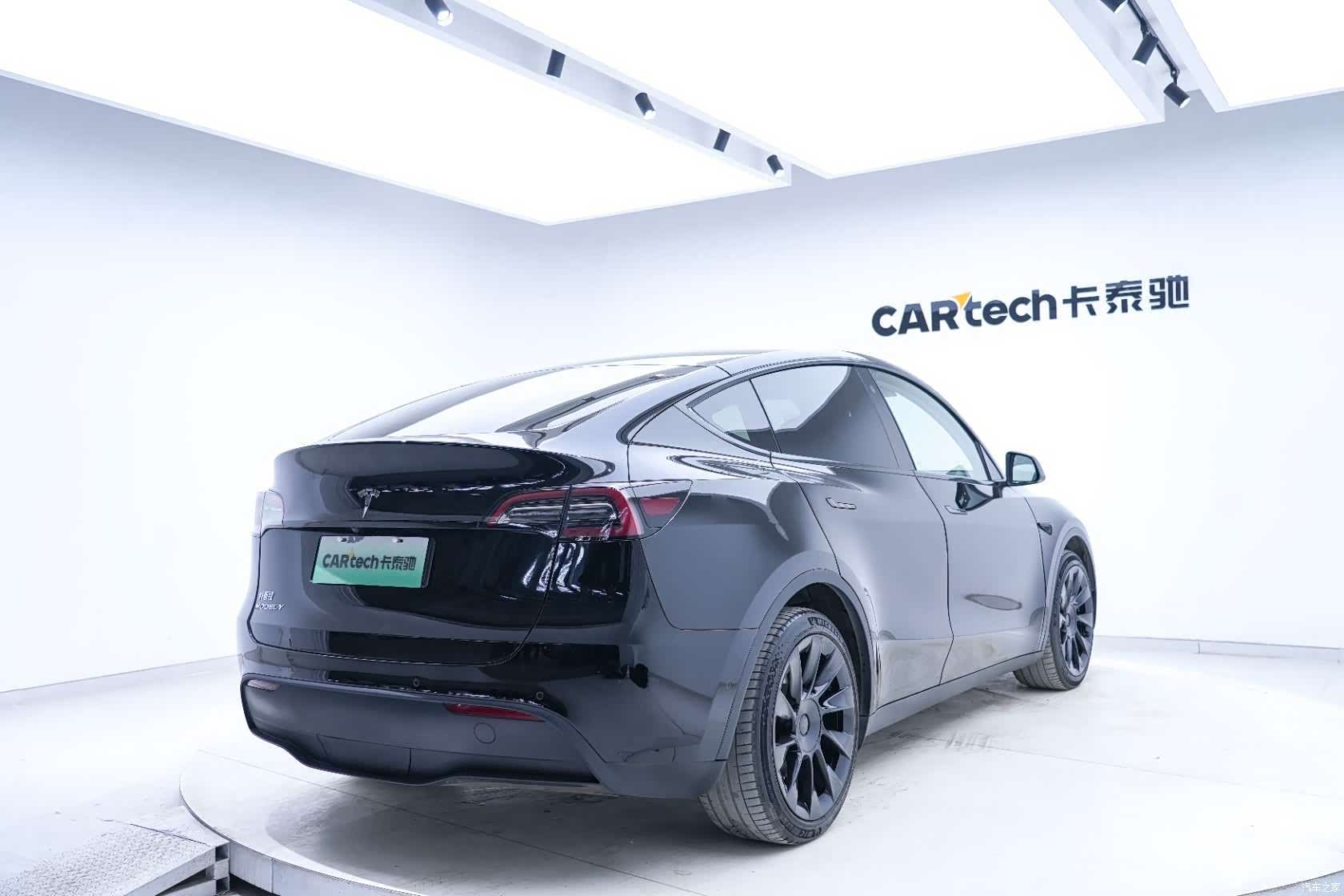 Tesla Model Y, 2022 13
