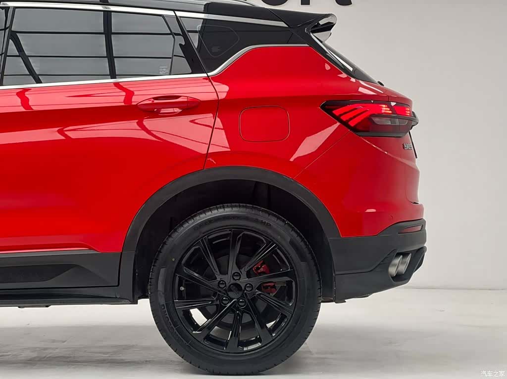 Geely Coolray, 2022 13