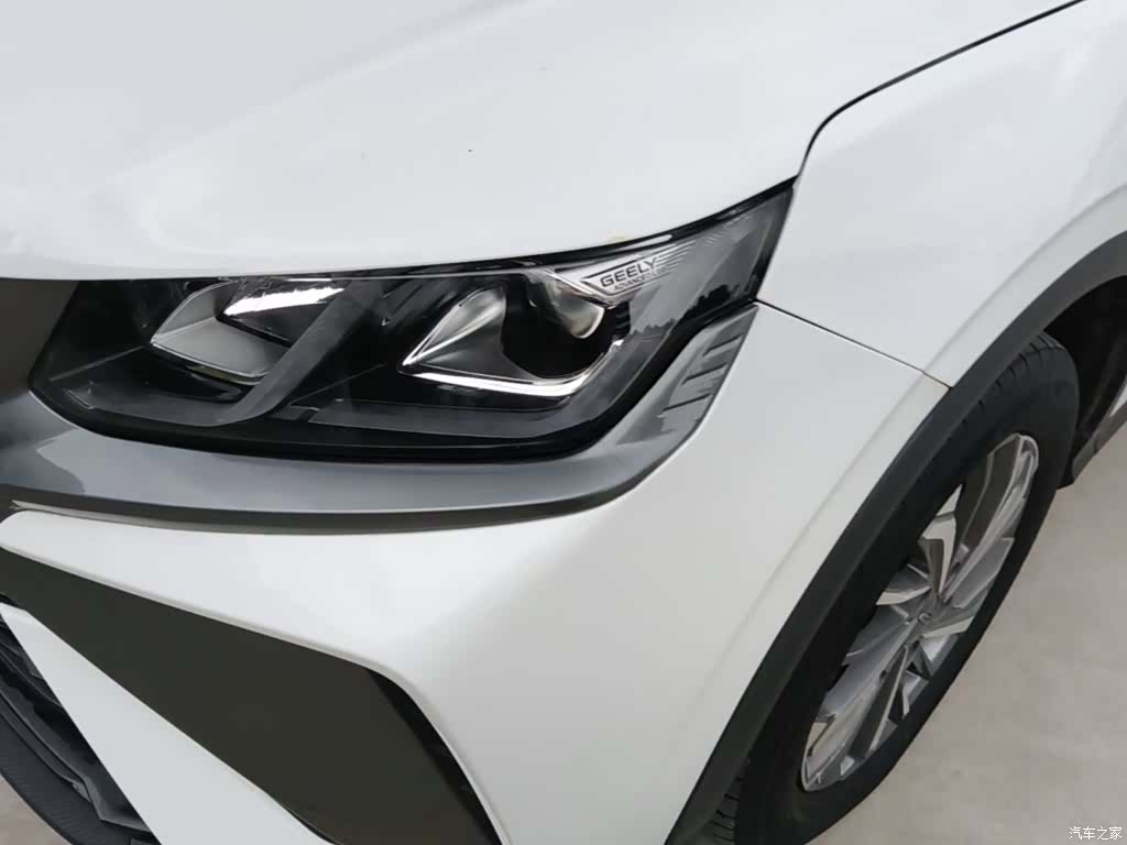 Geely Coolray, 2023 24