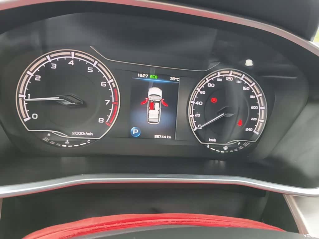 Geely Coolray, 2023 12