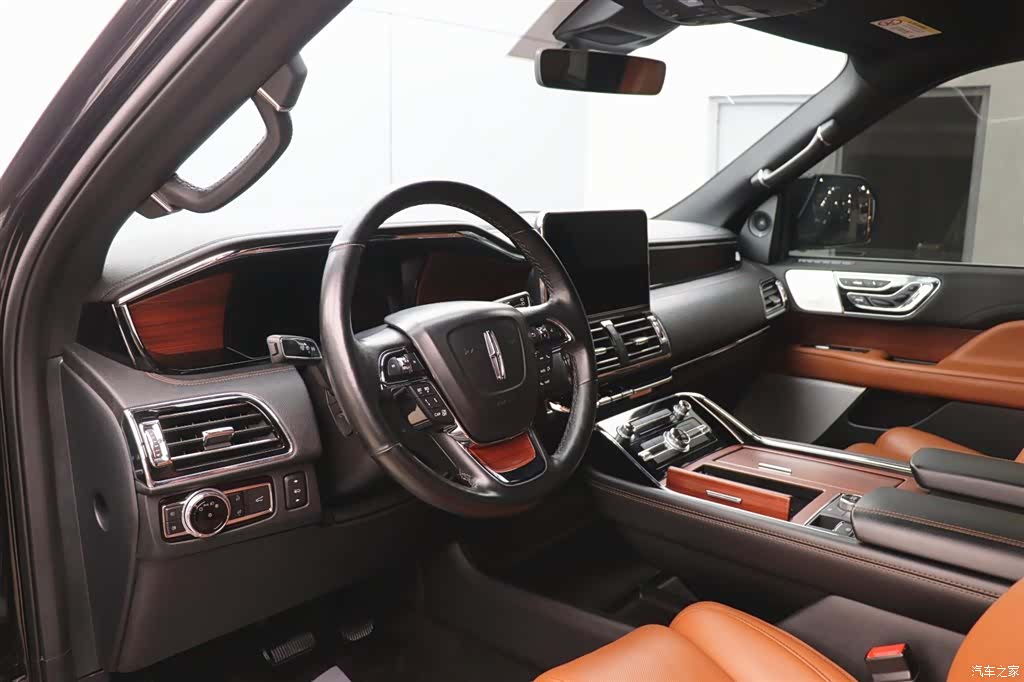 Lincoln Navigator, 2022 14