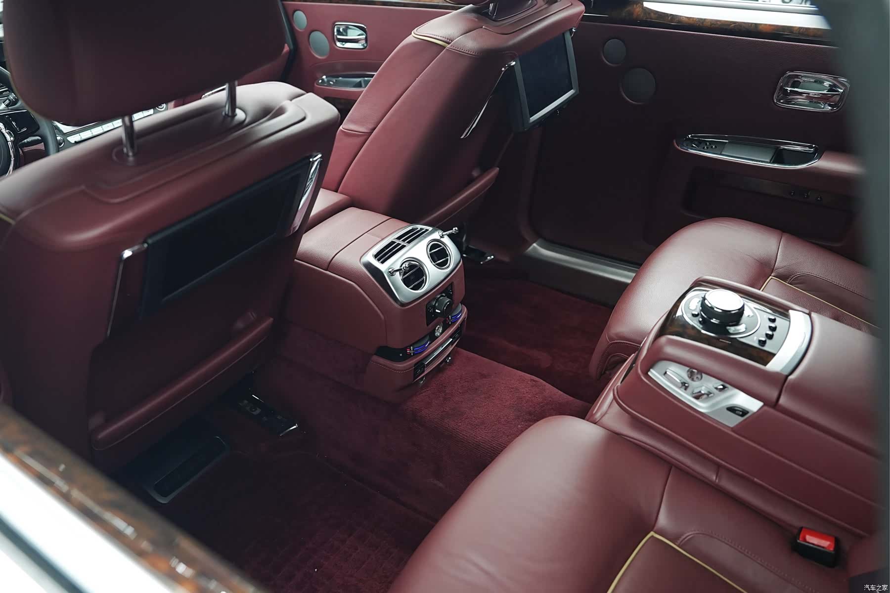 Rolls-Royce Ghost, 2015 7