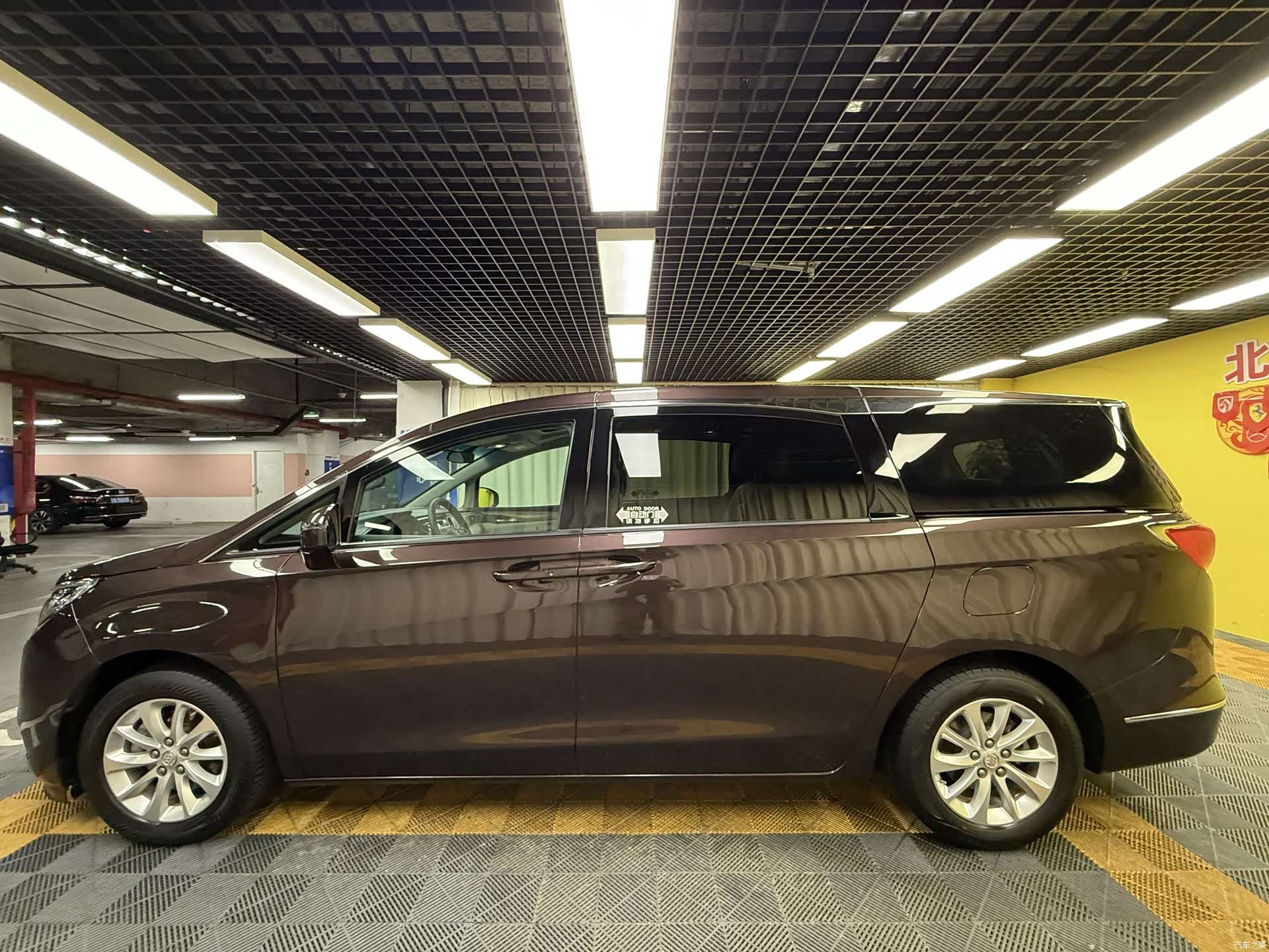Buick GL8, 2020 13