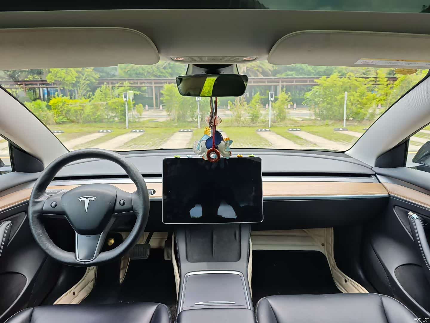 Tesla Model 3, 2022 все фото