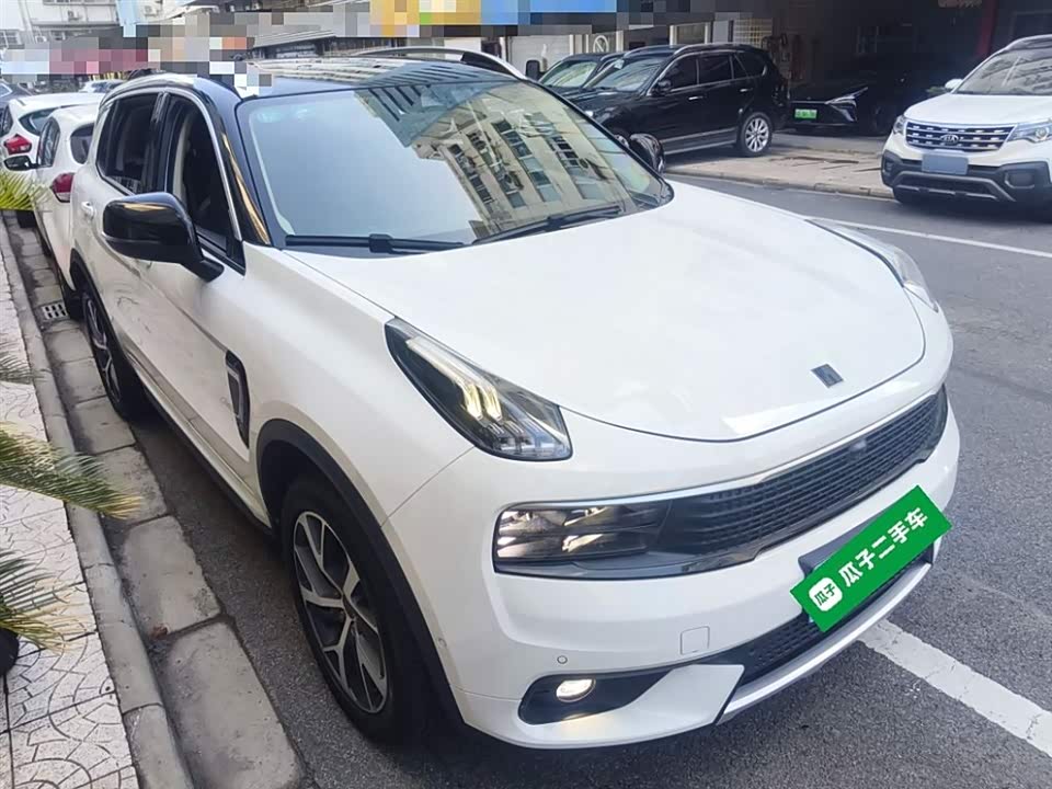 Lynk & Co 01
