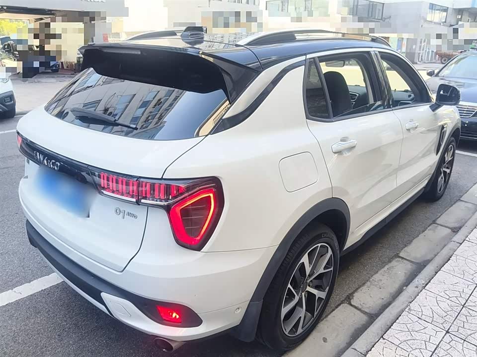 Lynk & Co 01