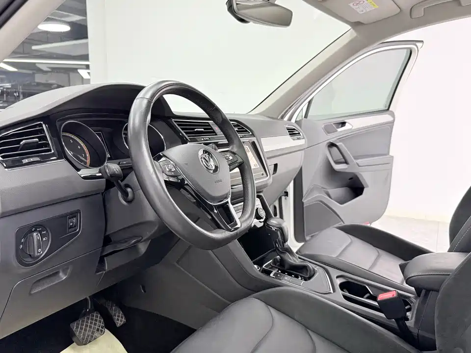 Volkswagen Tiguan L