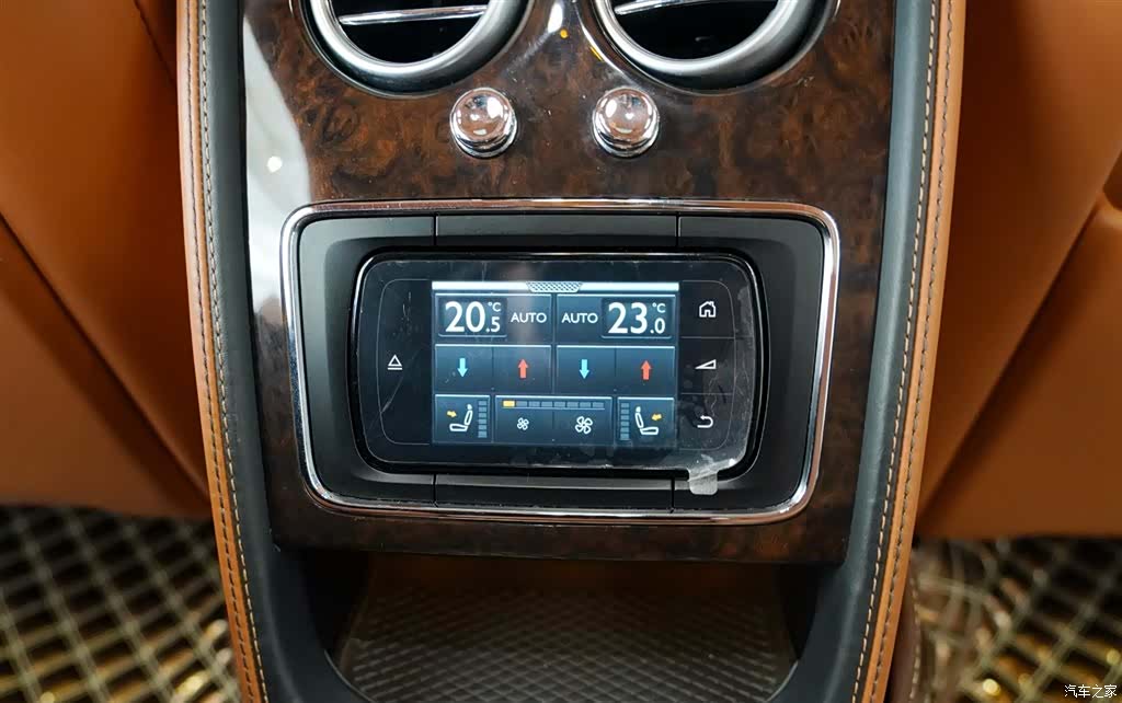 Bentley Flying Spur, 2015 12