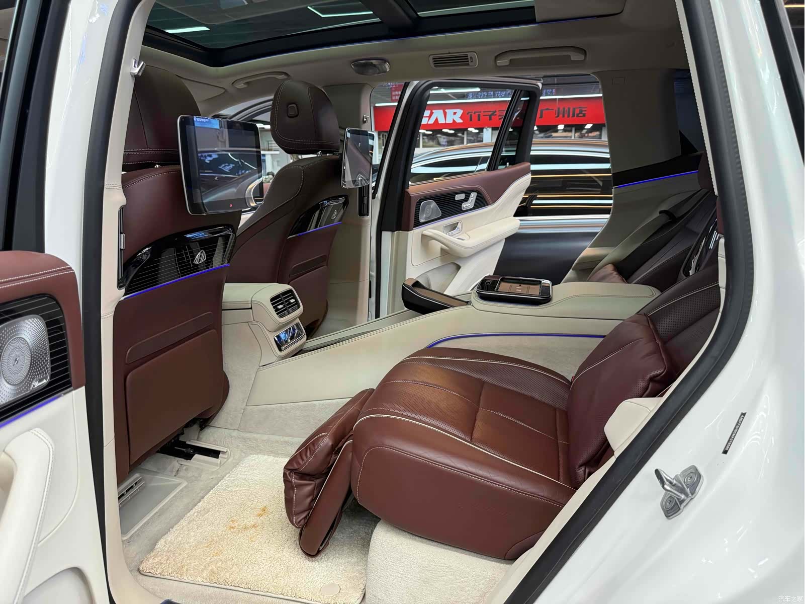 Maybach GLS, 2022 9