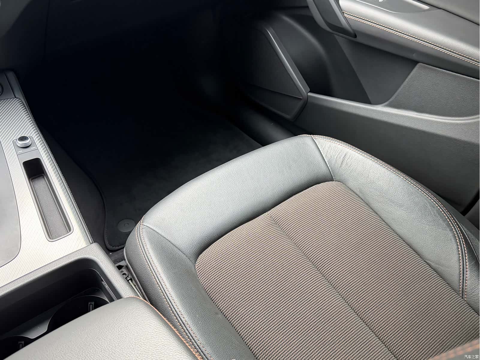 Audi Q5L, 2019 10