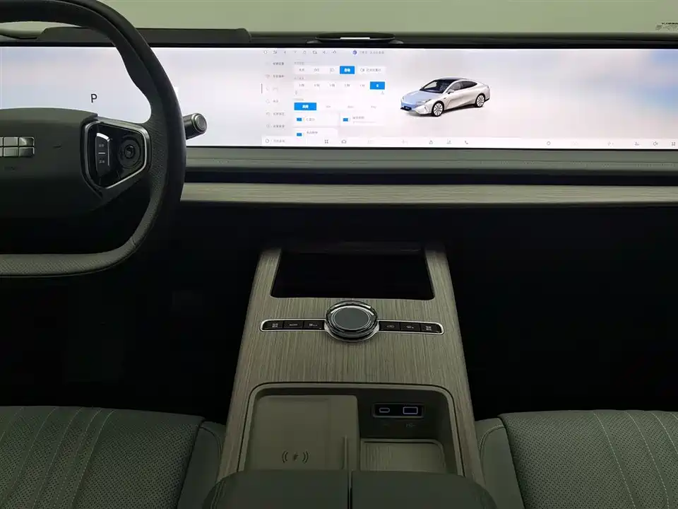 Geely Galaxy Galaxy E8