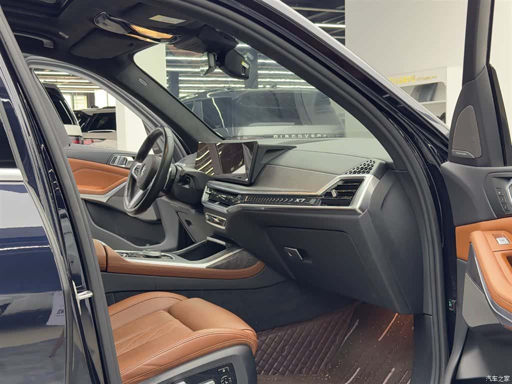 BMW X7, 2023 8