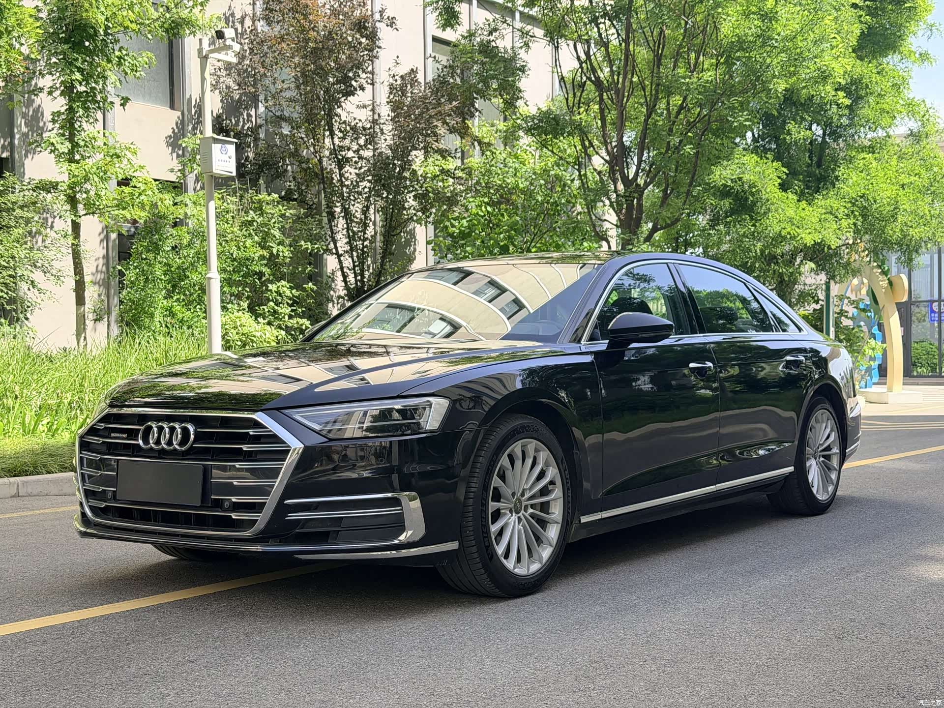 Audi A8L, 2018 1