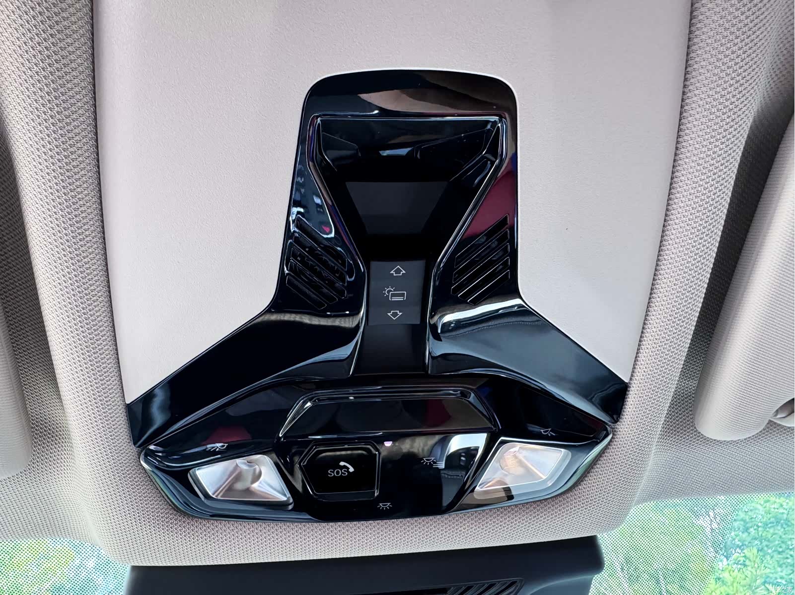 BMW iX1, 2023 15