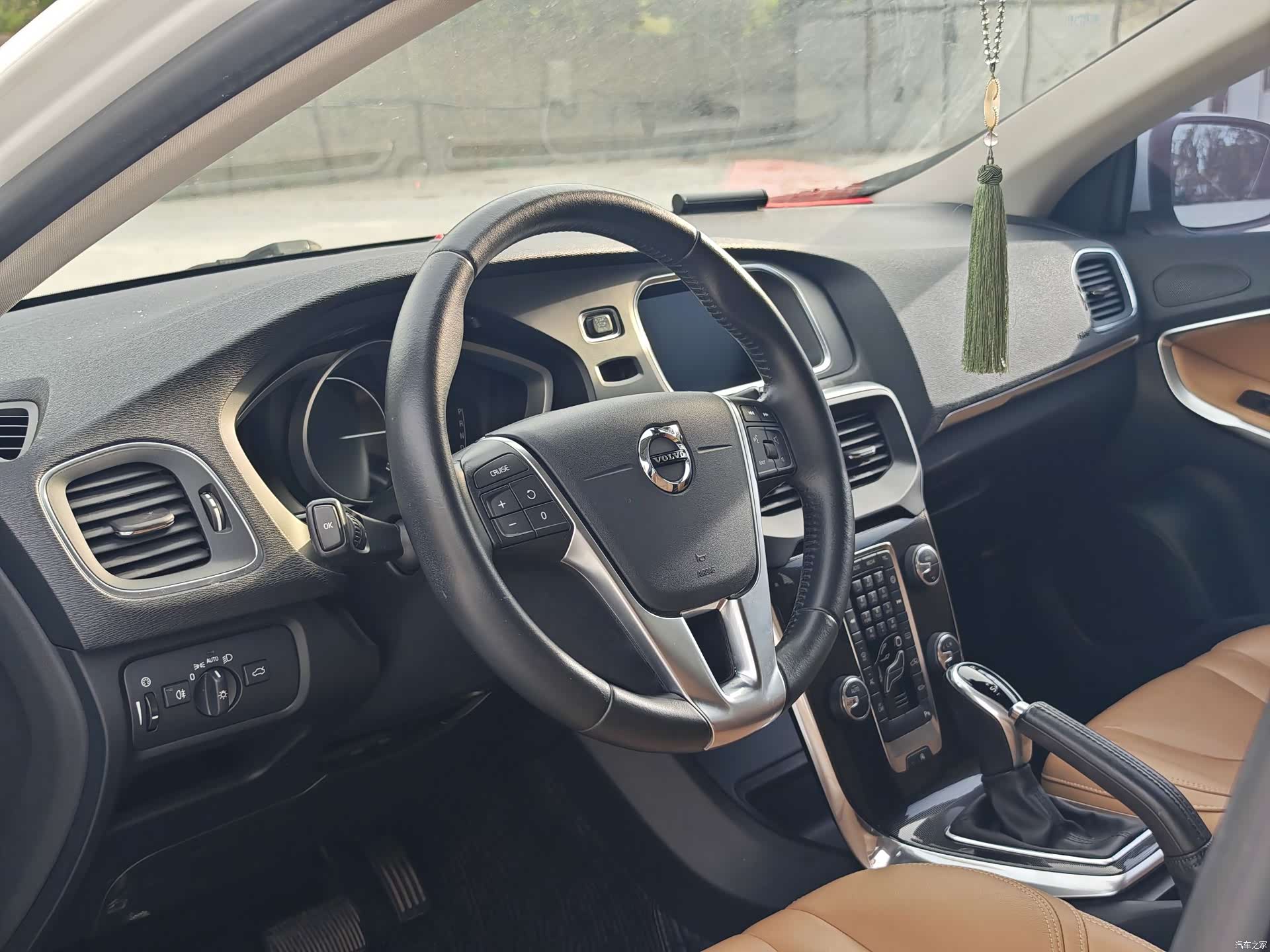 Volvo V40, 2018 все фото