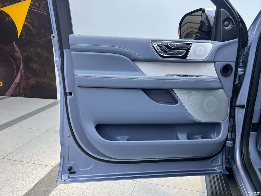 Lincoln Navigator, 2019 11