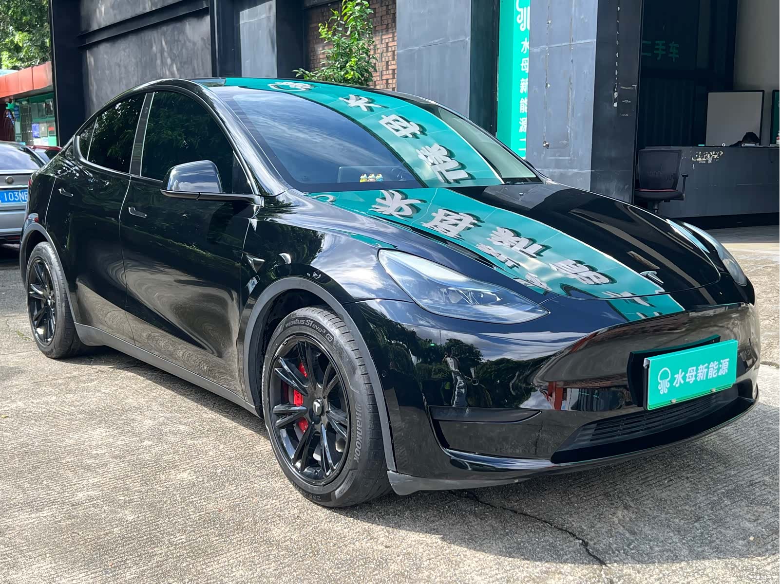 Tesla Model Y, 2022 3