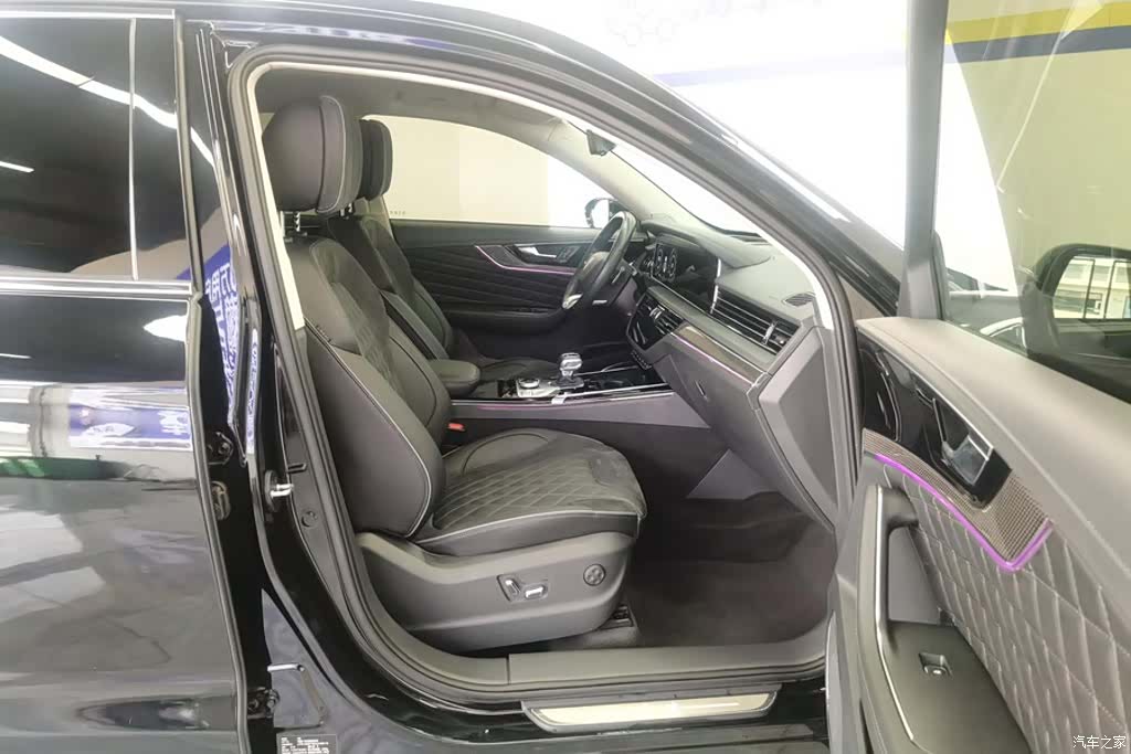 Hongqi HS5, 2021 8