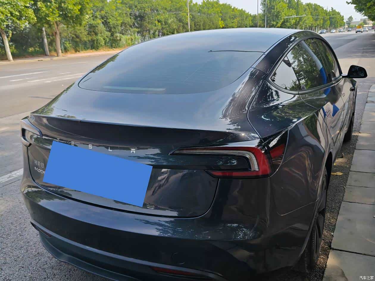 Tesla Model 3, 2025 9