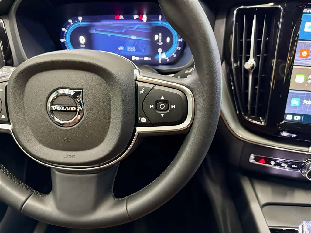 Volvo XC60, 2025 23
