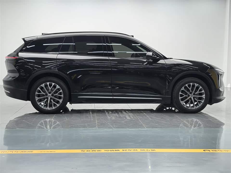 NIO ES6