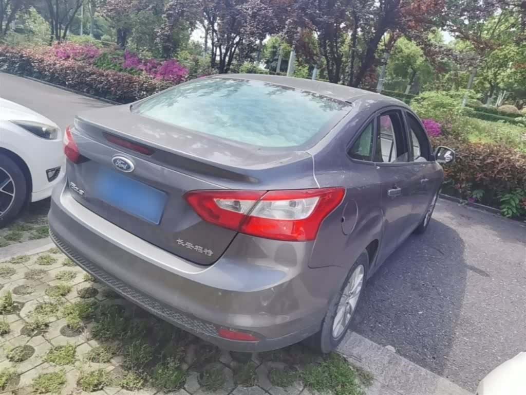 Ford Focus, 2015 7