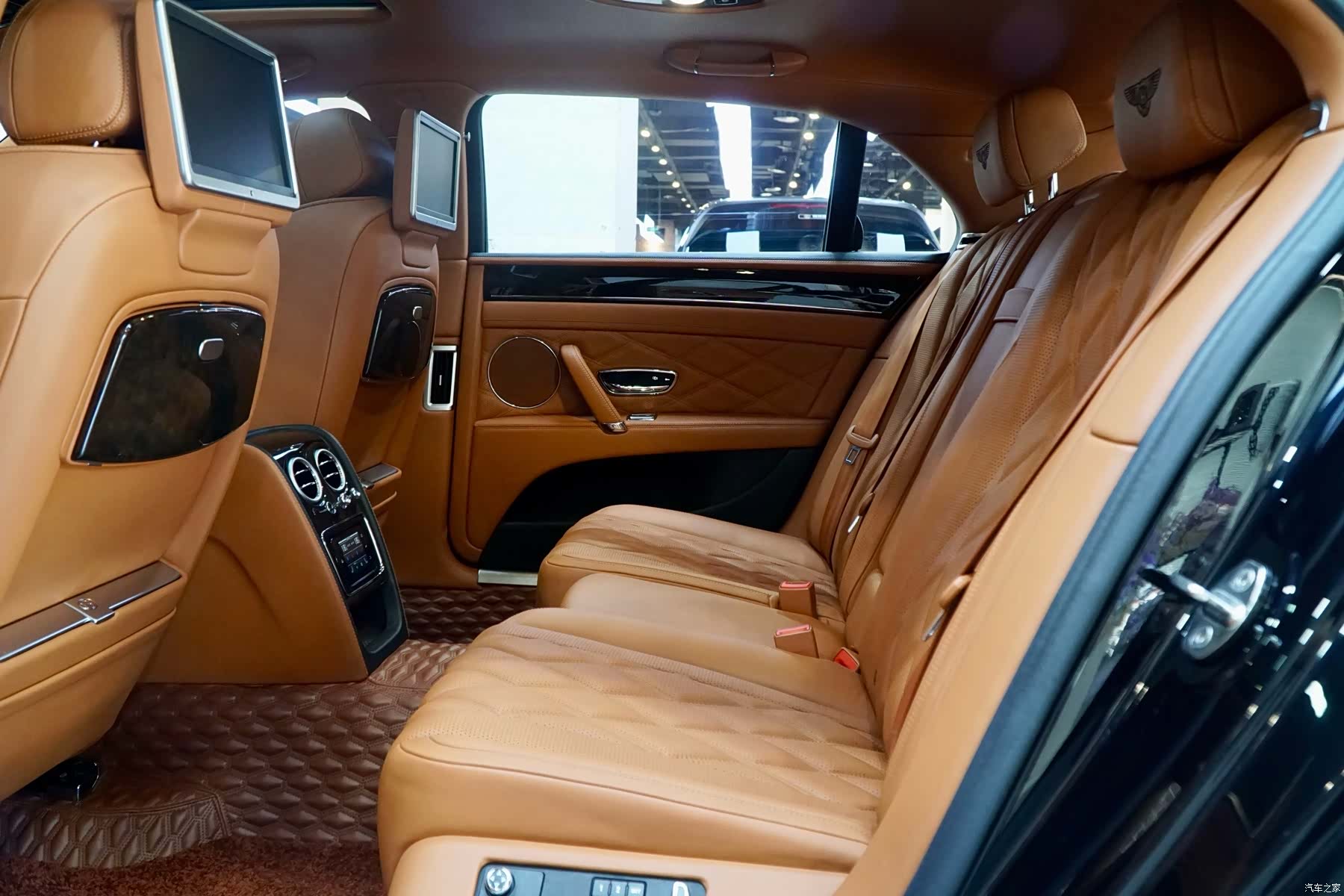 Bentley Flying Spur, 2015 13