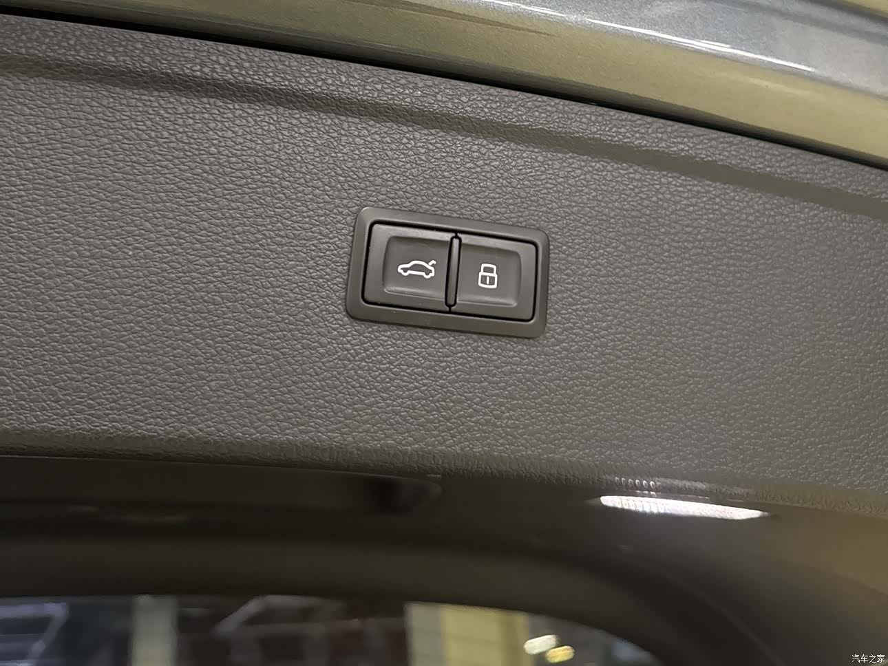 Audi Q5L, 2020 11