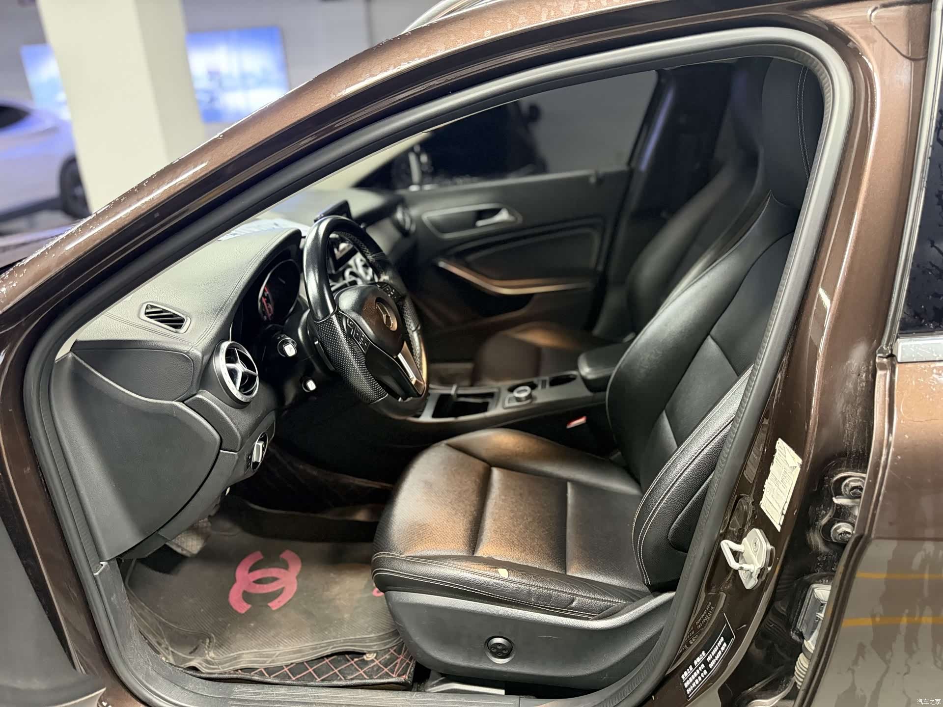 Mercedes-Benz GLA, 2015 10