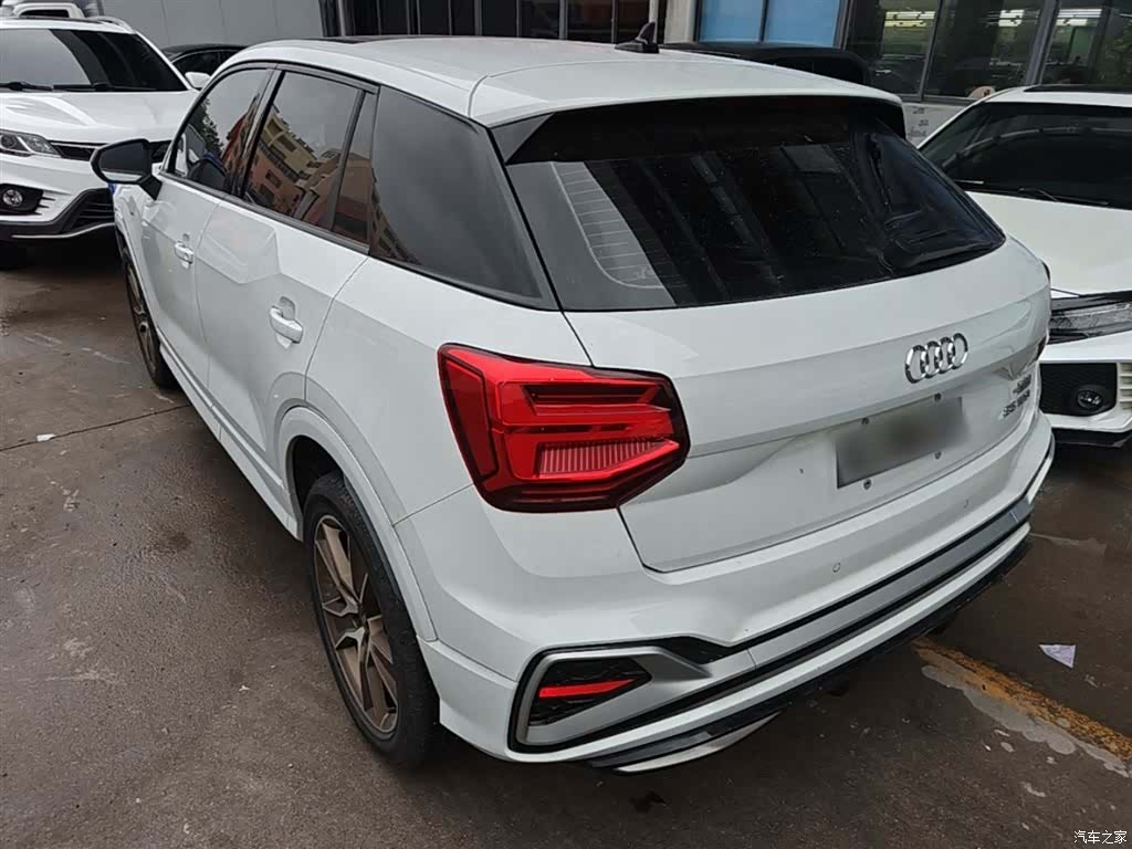 Audi Q2L, 2023 23