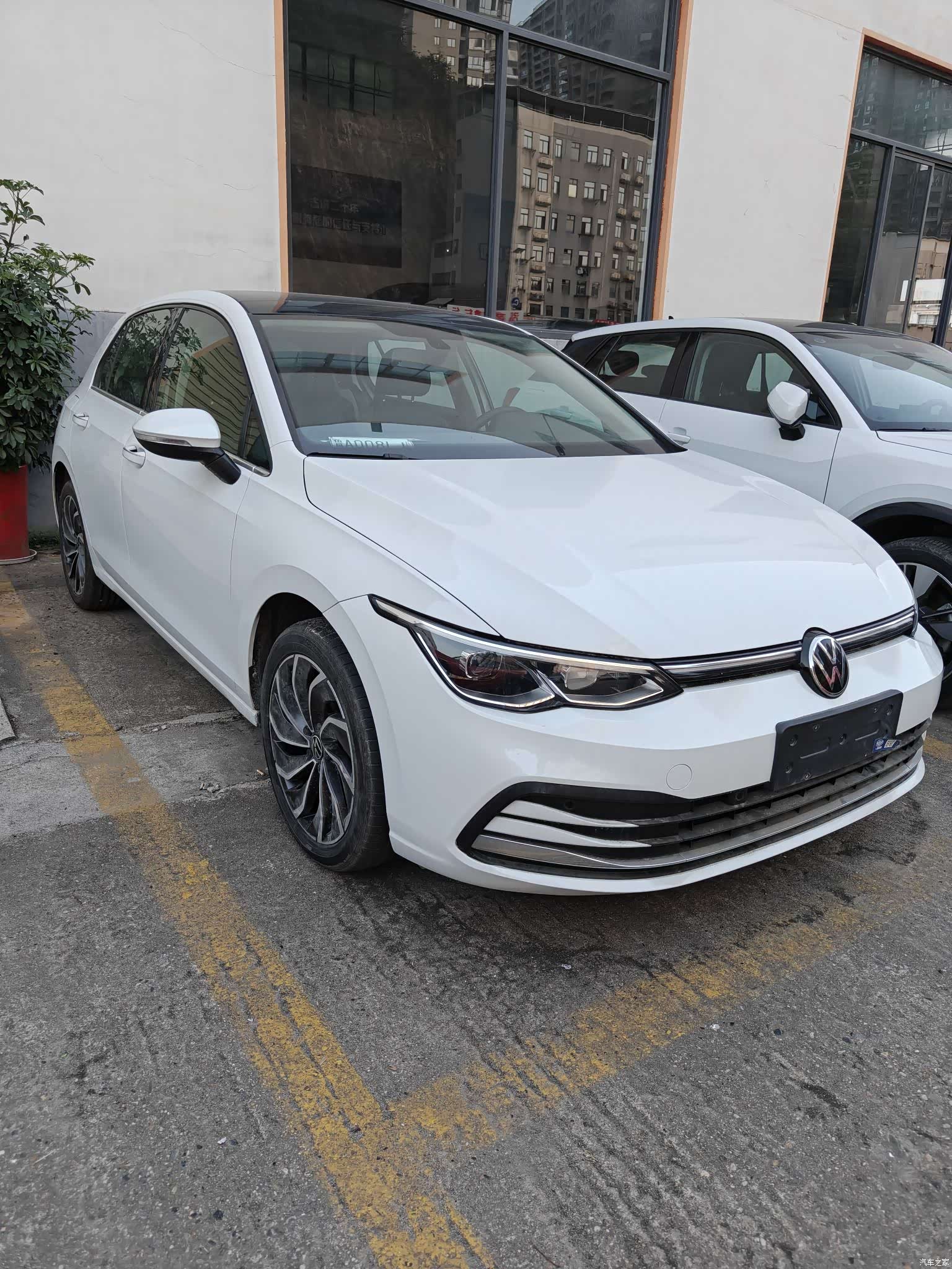 Volkswagen Golf, 2023 2