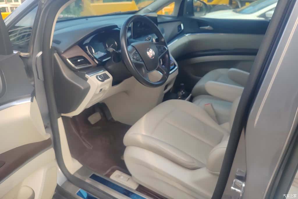 Buick GL8, 2020 9