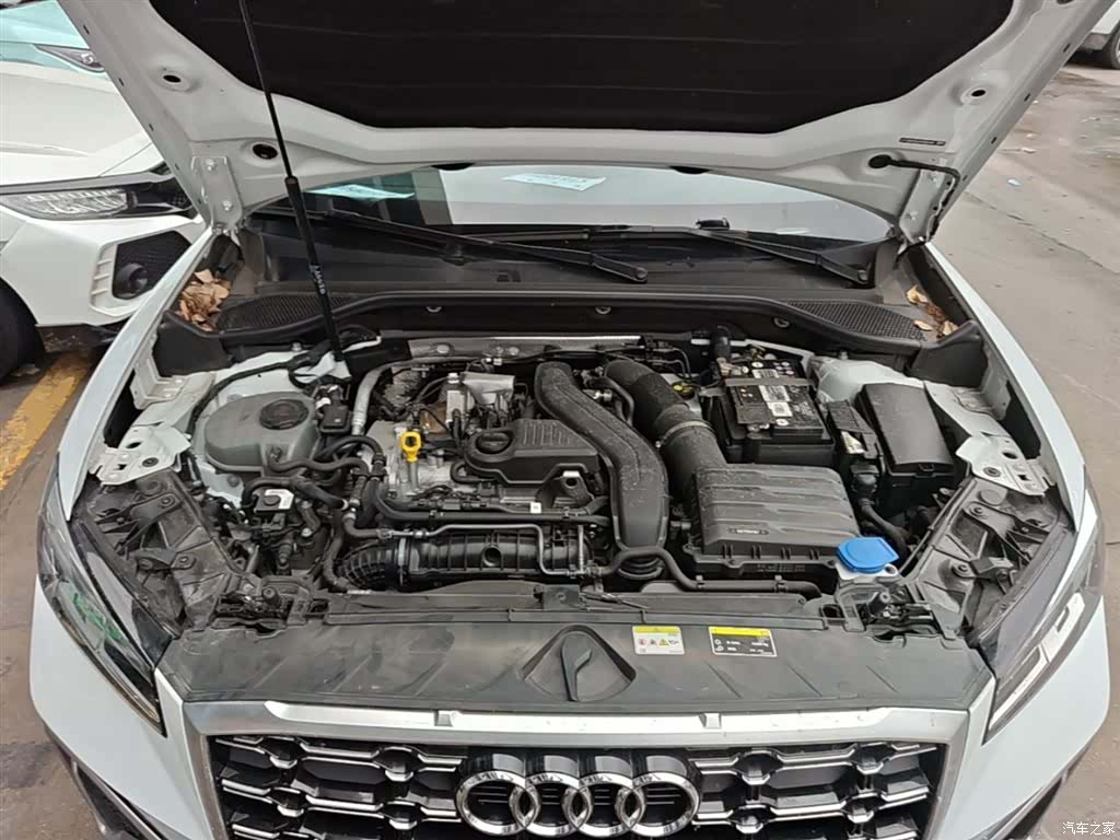 Audi Q2L, 2023 16