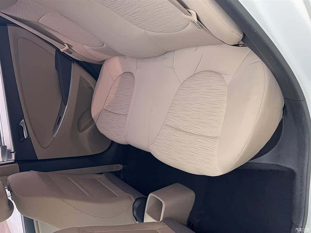 Hyundai GLS, 2016 4