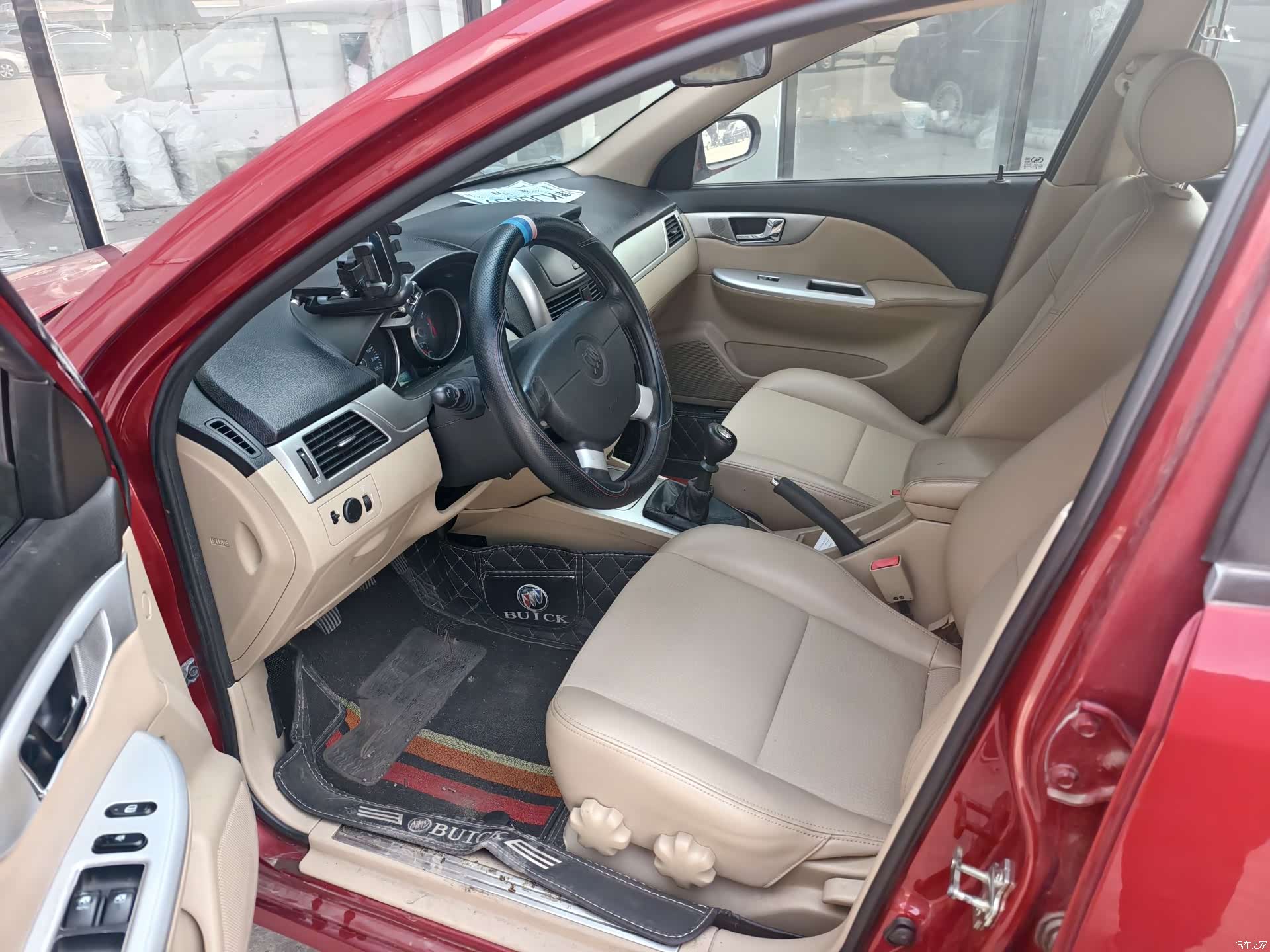 Buick 1.6LX-MT, 2013 4