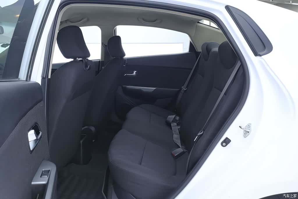 Kia K2, 2015 11