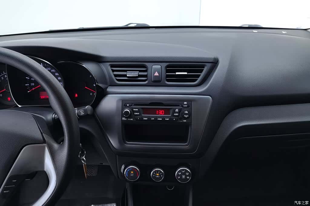 Kia K2, 2015 13