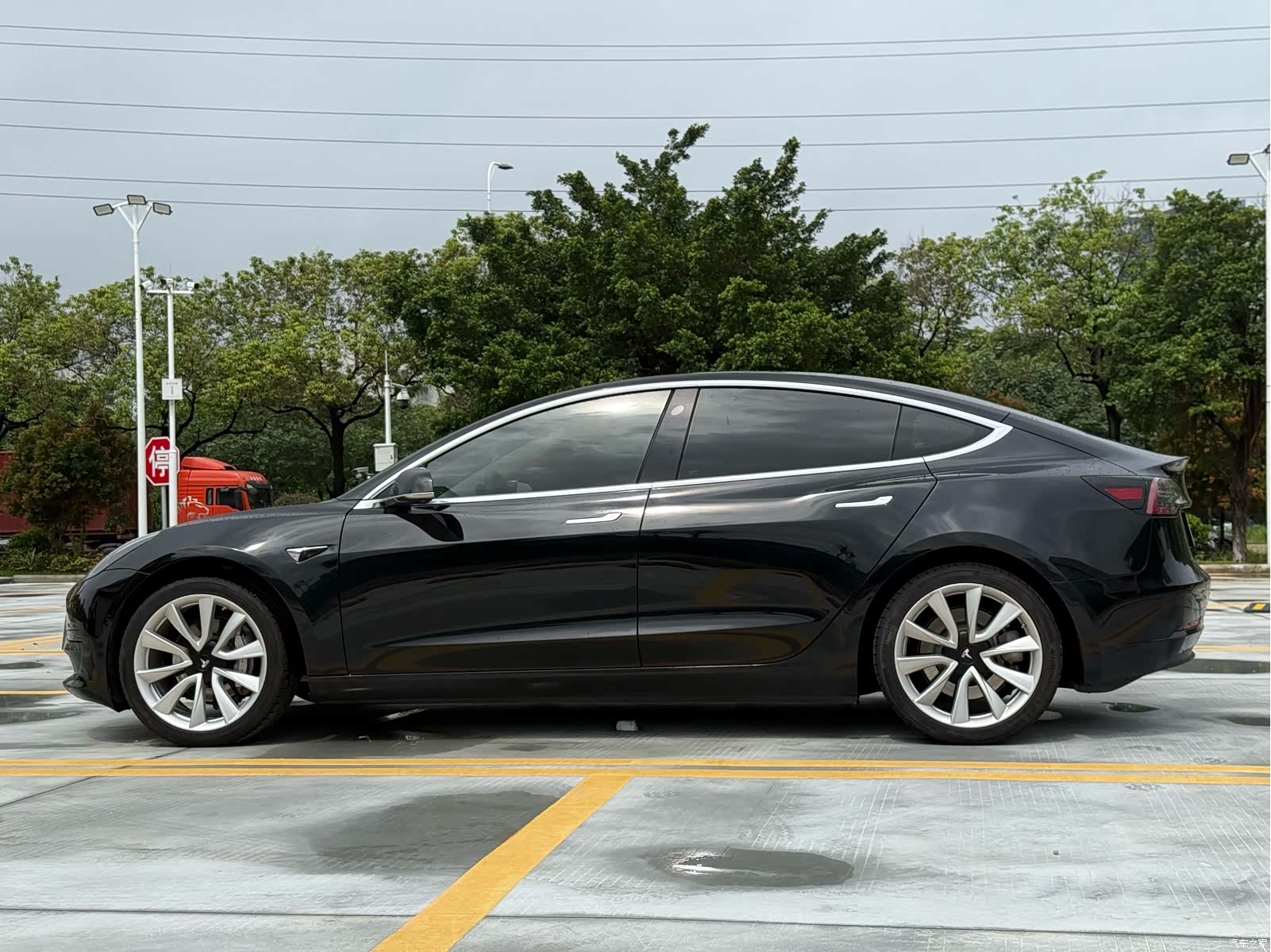 Tesla Model 3, 2020 15