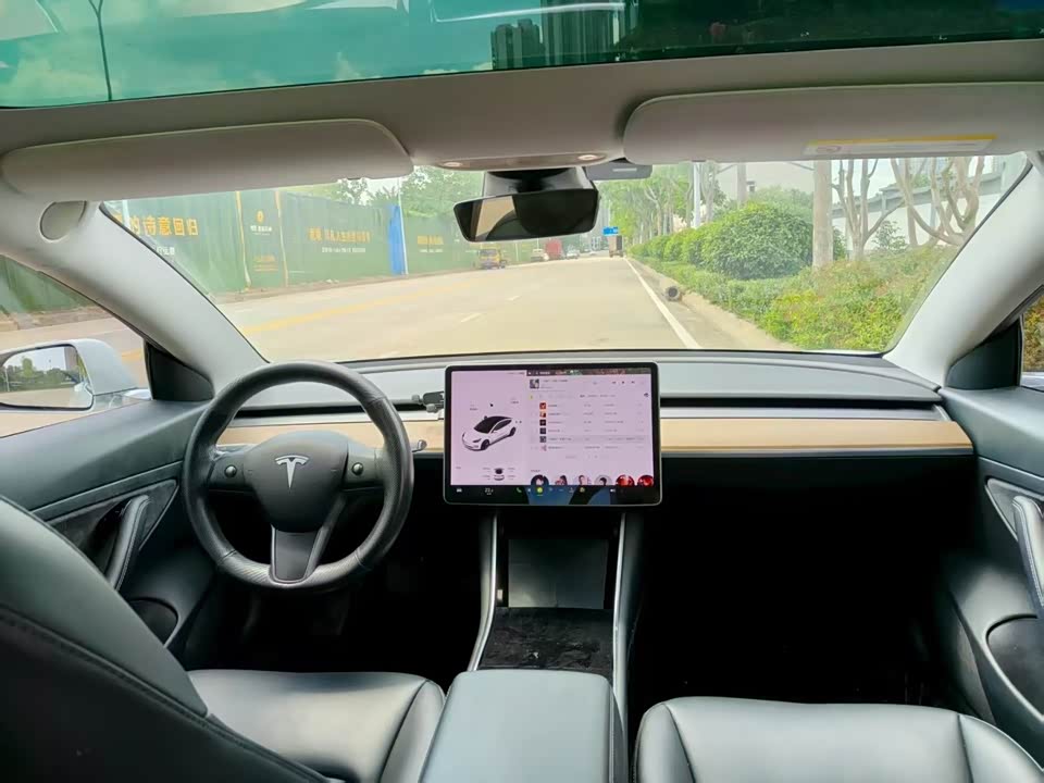 Tesla Model 3 Tesla Model 3