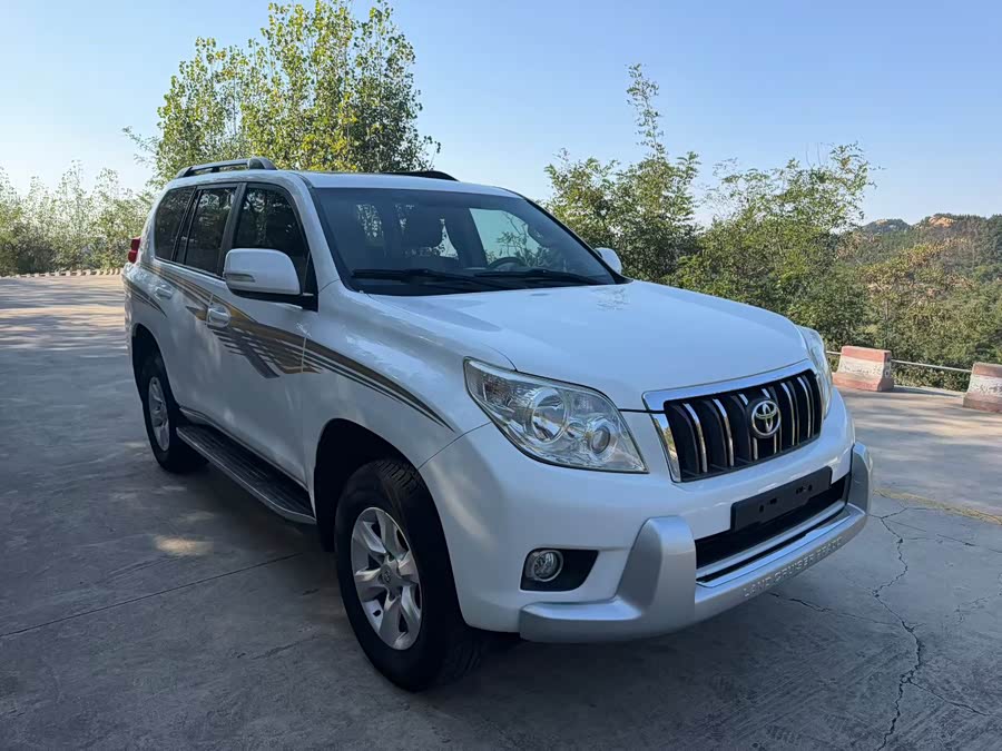 Toyota Prado 2011, фото 2