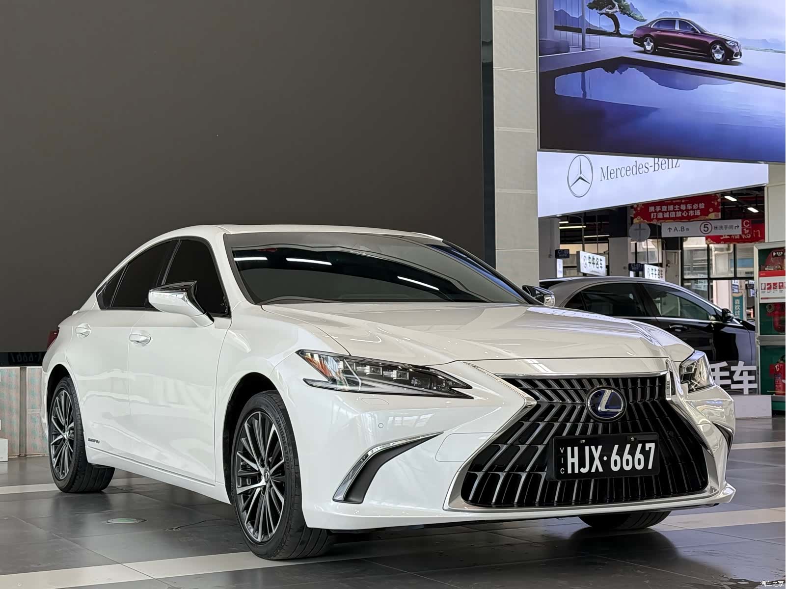Lexus ES, 2021 3