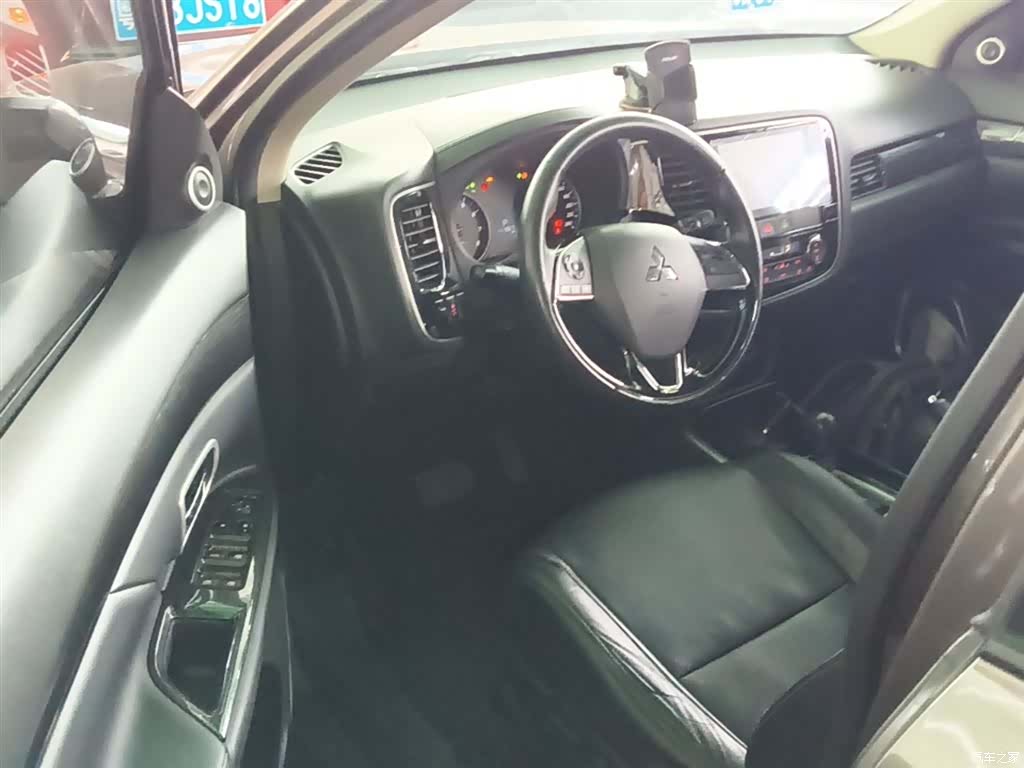 Mitsubishi Outlander, 2018 16