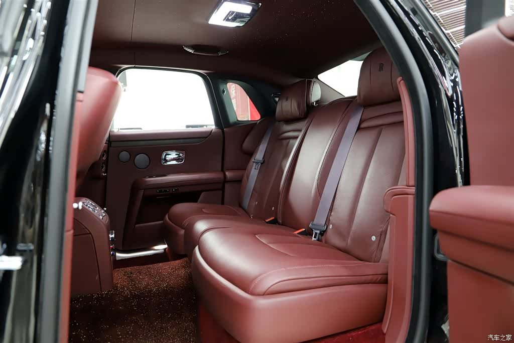 Rolls-Royce Ghost, 2021 8