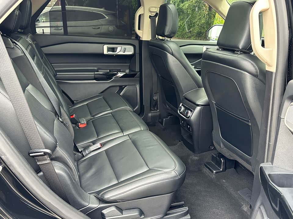 Ford Explorer Ford Explorer